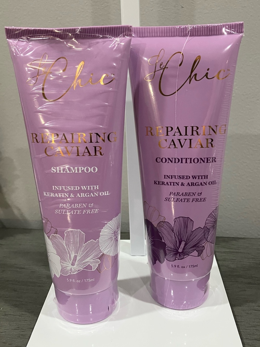 Le Chic Repairing Caviar Shampoo & Conditioner Set
